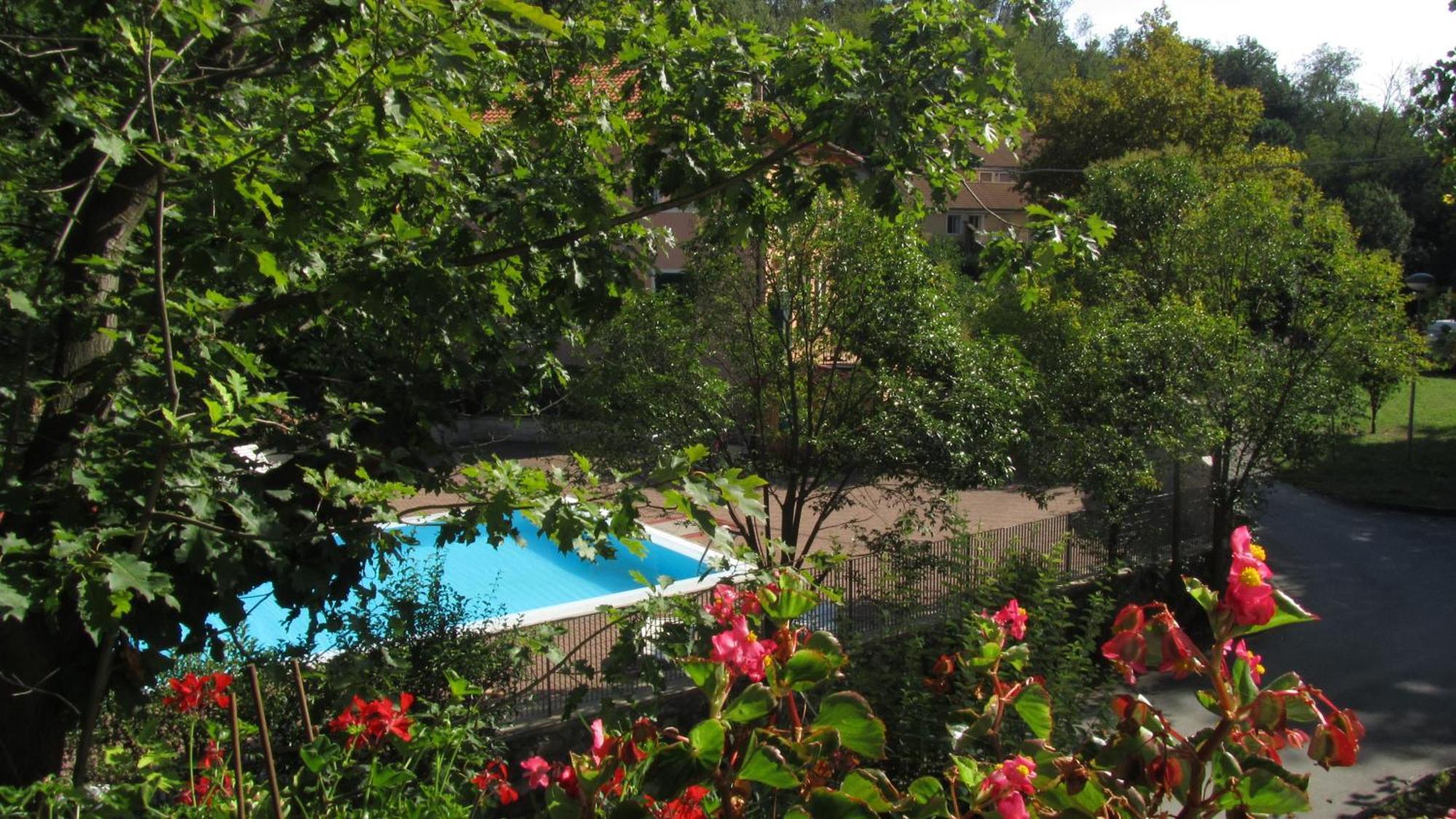 Hotel La Pineta โกโกเลโต ภายนอก รูปภาพ